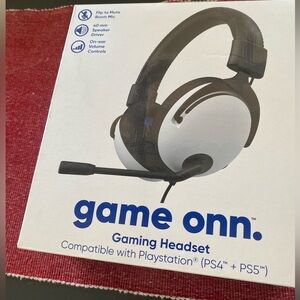 PlayStation  Onn Gaming Headset - Black and White Compatible with PS4 +PS5 Néw